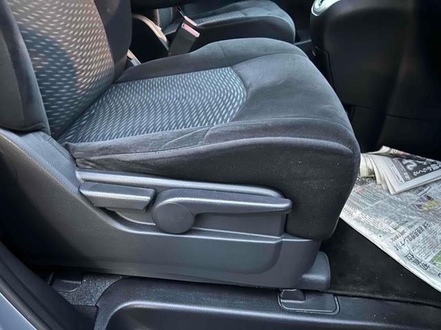 セレナ ２０Ｓ　４ＷＤ　ＥＴＣ　バックカメラ　ナビ　ＴＶ　オートクルーズコントロール　両側スライドドア　キーレスエントリー　電動格納ミラー　後席モニター　３列シート　ＣＶＴ　アルミホイール　ＣＤ　ＤＶＤ再生　ＵＳＢ（27枚目）