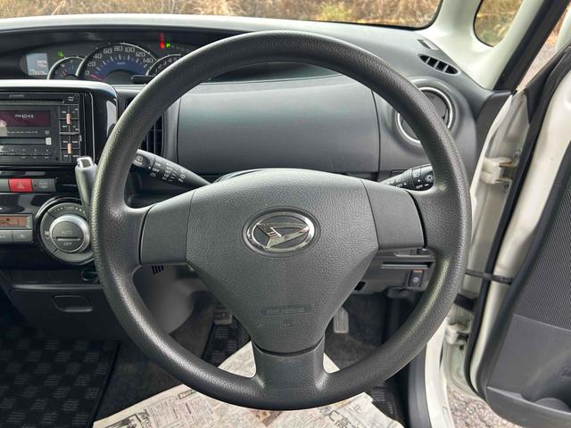 タント カスタムXスペシャル 電動スライドドア HID スマートキー アイドリングストップ 電動格納ミラー ベンチシート CVT 盗難防止システム ABS CD MD アルミホイール 衝突安全ボディ エアコン パワーステアリング(3枚目)