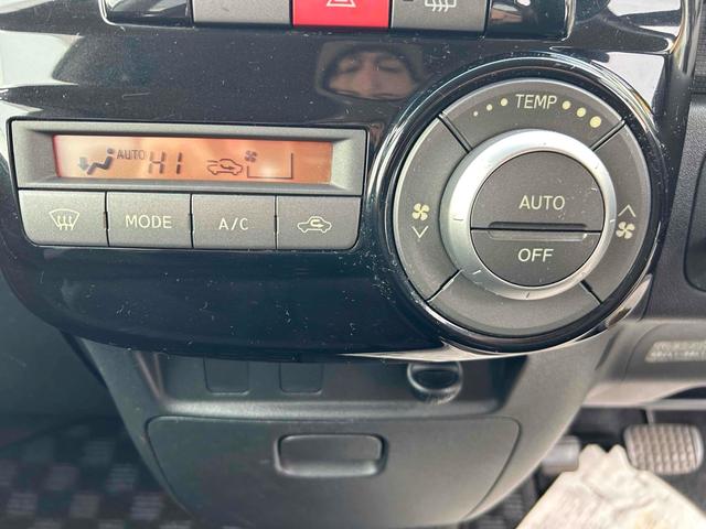 タント カスタムXスペシャル 電動スライドドア HID スマートキー アイドリングストップ 電動格納ミラー ベンチシート CVT 盗難防止システム ABS CD MD アルミホイール 衝突安全ボディ エアコン パワーステアリング(5枚目)