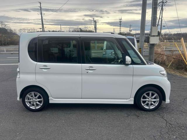 タント カスタムXスペシャル 電動スライドドア HID スマートキー アイドリングストップ 電動格納ミラー ベンチシート CVT 盗難防止システム ABS CD MD アルミホイール 衝突安全ボディ エアコン パワーステアリング(14枚目)