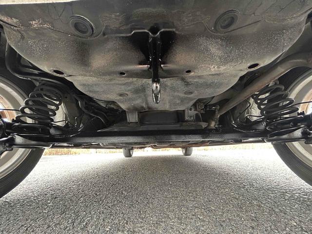 タント カスタムXスペシャル 電動スライドドア HID スマートキー アイドリングストップ 電動格納ミラー ベンチシート CVT 盗難防止システム ABS CD MD アルミホイール 衝突安全ボディ エアコン パワーステアリング(26枚目)