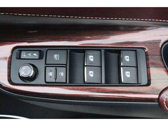 第二展示場にて展示している場合がございます。第二展示場はナビにて（ラーメン喜多方）さんと入力していただけると、その斜め向かいに展示場がございます！　在庫確認は　０９０−７５６３−６６４４　まで