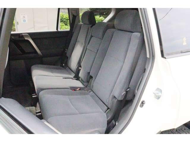 後部座席も広々♪