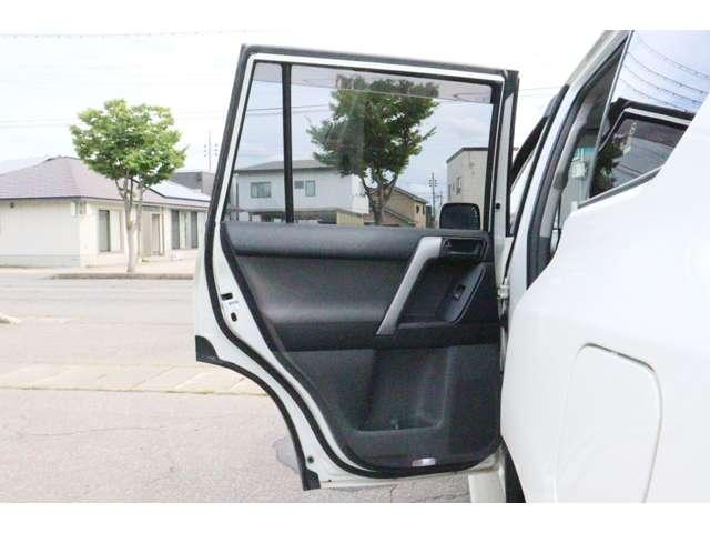 助手席後ろドアの状態♪