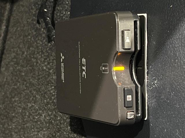 F 4WD SDナビ セーフティセンス オートハイビーム ETC バックカメラ Bluetooth接続 センターデフロック 横滑り防止装置 盗難防止装置 禁煙車 トラクションコントロール 電動格納ミラー(6枚目)