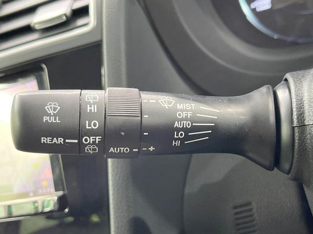 S-リミテッド 4WD 禁煙車 純正SDナビ アイサイトVer3 レーダークルーズ フルセグ Bluetooth バックカメラ LEDアクセサリーライナー 全席シートヒーター ハーフレザーシート ビルトインETC(24枚目)