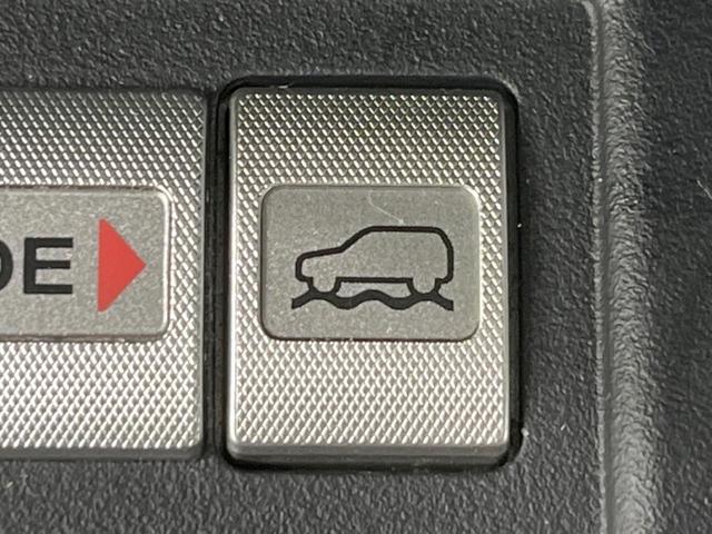 S-リミテッド 4WD 禁煙車 純正SDナビ アイサイトVer3 レーダークルーズ フルセグ Bluetooth バックカメラ LEDアクセサリーライナー 全席シートヒーター ハーフレザーシート ビルトインETC(34枚目)