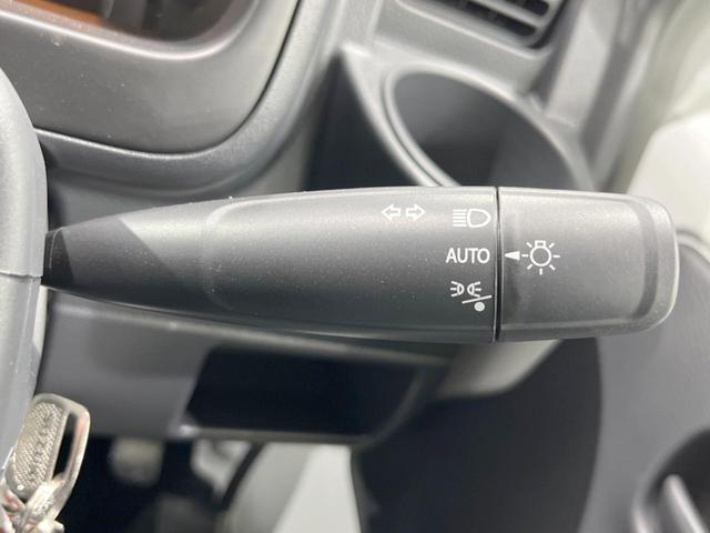 KCエアコン・パワステ 4WD 届未済未使用車 5速マニュアル オートライト 3方開荷台 ミチ板引掛式リアゲート ロープフック付トリイ エアコン パワーステアリング メッキグリル ABS Wエアバック アクセサリーソケット(22枚目)