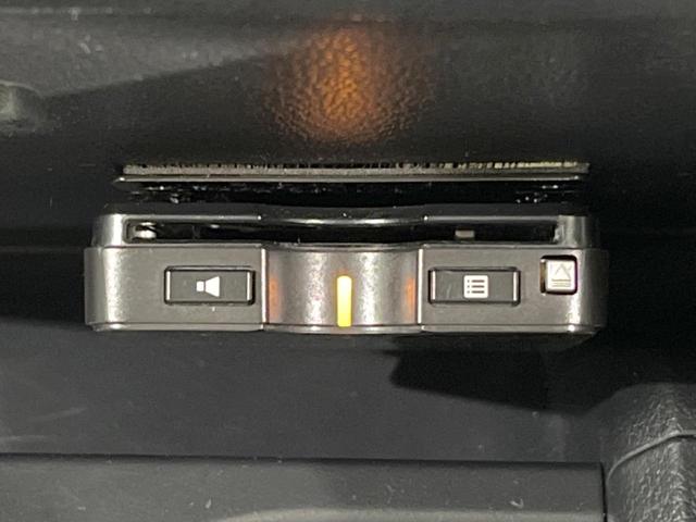 ジャンボ　４ＷＤ　禁煙車　純正ＳＤナビ　バックカメラ　ＥＴＣ　フルセグ　Ｂｌｕｅｔｏｏｔｈ　ＬＥＤヘッドライト　フォグライト　ＣＤ／ＤＶＤ再生　盗難防止システム　プライバシーガラス　ヘッドライトレベライザー(5枚目)