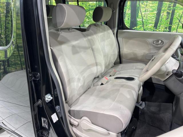 キューブ １５Ｘ　ＣＡＲＯＺＺＥＲＩＡ製ＳＤナビ　バックカメラ　禁煙車　スマートキー　オートエアコン　Ｂｌｕｅｔｏｏｔｈ再生　ＣＤ／ＤＶＤ再生　フルセグ　革巻きハンドル　ドアバイザー　盗難防止装置　プライバシーガラス（9枚目）