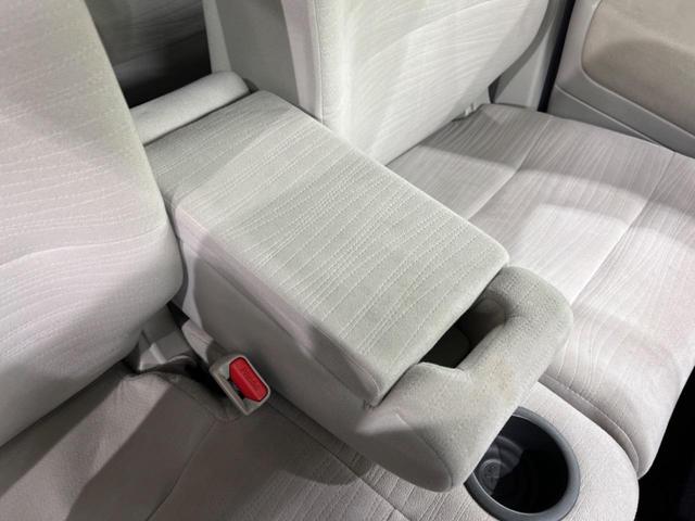 キューブ １５Ｘ　ＣＡＲＯＺＺＥＲＩＡ製ＳＤナビ　バックカメラ　禁煙車　スマートキー　オートエアコン　Ｂｌｕｅｔｏｏｔｈ再生　ＣＤ／ＤＶＤ再生　フルセグ　革巻きハンドル　ドアバイザー　盗難防止装置　プライバシーガラス（42枚目）