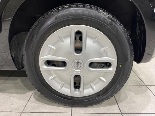 キューブ １５Ｘ　ＣＡＲＯＺＺＥＲＩＡ製ＳＤナビ　バックカメラ　禁煙車　スマートキー　オートエアコン　Ｂｌｕｅｔｏｏｔｈ再生　ＣＤ／ＤＶＤ再生　フルセグ　革巻きハンドル　ドアバイザー　盗難防止装置　プライバシーガラス（51枚目）