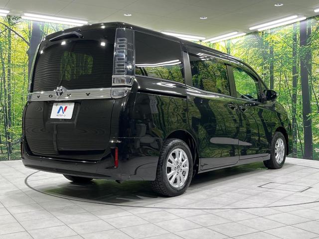 ヴォクシー Ｖ　純正１０インチナビ　後席フリップダウンモニター　両側電動スライドドア　寒冷地仕様　禁煙車　セーフティセンス　バックカメラ　クルーズコントロール　ドラレコ　ＥＴＣ　ＬＥＤヘッド＆フォグ　オートライト（18枚目）