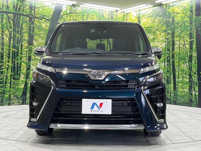 ヴォクシー ＺＳ　煌ＩＩＩ　寒冷地仕様　両側電動スライドドア　１２型フリップダウンモニター　純正９型ＳＤナビ　　バックカメラ　セーフティセンス　禁煙車　ハーフレザーシート　ドラレコ　レーンキープアシスト　オートマチックハイビーム（16枚目）
