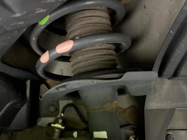 セレナ ｅ－パワー　ハイウェイスターＶ　後席モニター　両側電動スライドドア　純正９インチナビ　禁煙車　衝突軽減装置　レーダークルーズ　オートライト　オートマチックハイビーム　ＬＥＤヘッド　ＬＥＤフォグ　ＥＴＣ　ドラレコ　クリアランスソナー（25枚目）