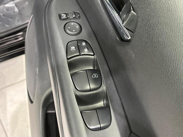 セレナ ｅ－パワー　ハイウェイスターＶ　後席モニター　両側電動スライドドア　純正９インチナビ　禁煙車　衝突軽減装置　レーダークルーズ　オートライト　オートマチックハイビーム　ＬＥＤヘッド　ＬＥＤフォグ　ＥＴＣ　ドラレコ　クリアランスソナー（50枚目）
