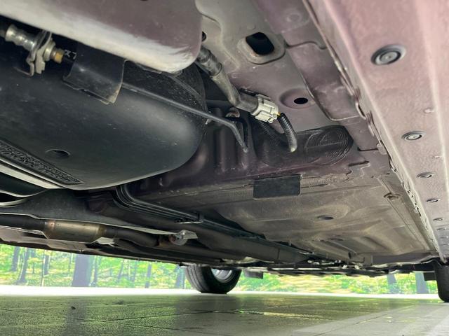 ノート Ｘ　ＦＯＵＲ　純正９インチナビ　バックカメラ　禁煙車　衝突軽減装置　スマートキー　オートライト　ＥＴＣ　シートヒーター　ドラレコ　レーンアシスト　クリアランスソナー　ドアバイザー　電動格納ミラー　プライバシーガラス（22枚目）