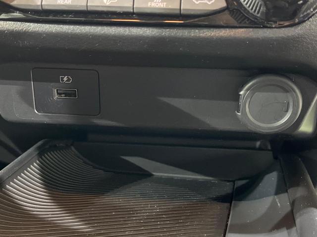 ノート Ｘ　ＦＯＵＲ　純正９インチナビ　バックカメラ　禁煙車　衝突軽減装置　スマートキー　オートライト　ＥＴＣ　シートヒーター　ドラレコ　レーンアシスト　クリアランスソナー　ドアバイザー　電動格納ミラー　プライバシーガラス（40枚目）