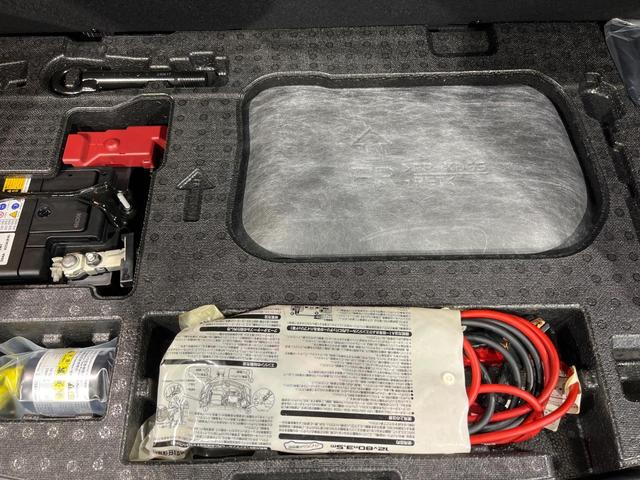 ノート Ｘ　ＦＯＵＲ　純正９インチナビ　バックカメラ　禁煙車　衝突軽減装置　スマートキー　オートライト　ＥＴＣ　シートヒーター　ドラレコ　レーンアシスト　クリアランスソナー　ドアバイザー　電動格納ミラー　プライバシーガラス（50枚目）