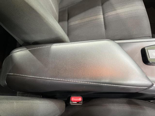 ノート Ｘ　ＦＯＵＲ　純正９インチナビ　バックカメラ　禁煙車　衝突軽減装置　スマートキー　オートライト　ＥＴＣ　シートヒーター　ドラレコ　レーンアシスト　クリアランスソナー　ドアバイザー　電動格納ミラー　プライバシーガラス（51枚目）