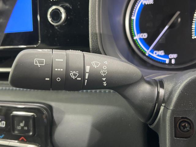 ヴォクシー ハイブリッドＳ－Ｚ　両側電動スライドドア　純正１０．５型ナビ　バックカメラ　セーフティセンス　レーダークルーズ　禁煙車　シートヒーター　合皮シート　クリアランスソナー　レーンキープアシスト　オートマチックハイビーム（32枚目）