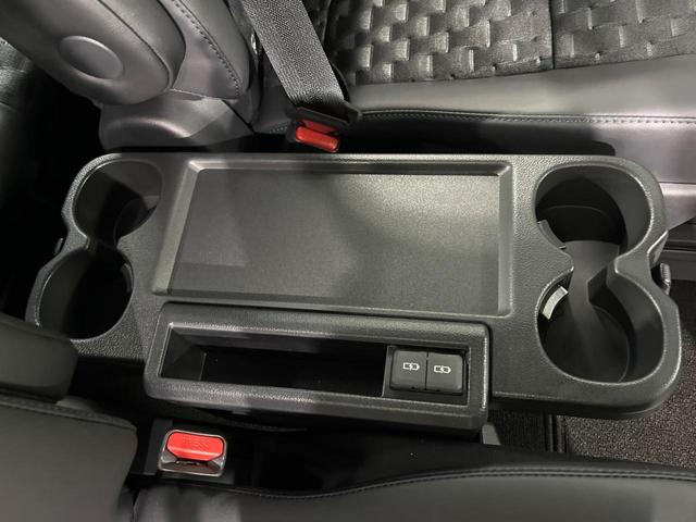 ヴォクシー ハイブリッドＳ－Ｚ　両側電動スライドドア　純正１０．５型ナビ　バックカメラ　セーフティセンス　レーダークルーズ　禁煙車　シートヒーター　合皮シート　クリアランスソナー　レーンキープアシスト　オートマチックハイビーム（54枚目）