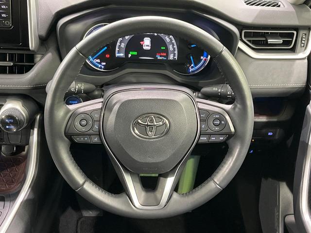 ＲＡＶ４ ハイブリッドＧ　純正ＳＤナビ　バックカメラ　禁煙車　衝突軽減装置　レーダークルーズ　スマートキー　パワーバックドア　スマートキー　パワーシート　シートヒーター　オートライト　オートマチックハイビーム　ＬＥＤヘッド（12枚目）