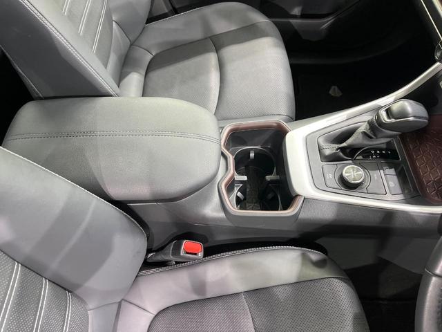 ＲＡＶ４ ハイブリッドＧ　純正ＳＤナビ　バックカメラ　禁煙車　衝突軽減装置　レーダークルーズ　スマートキー　パワーバックドア　スマートキー　パワーシート　シートヒーター　オートライト　オートマチックハイビーム　ＬＥＤヘッド（50枚目）