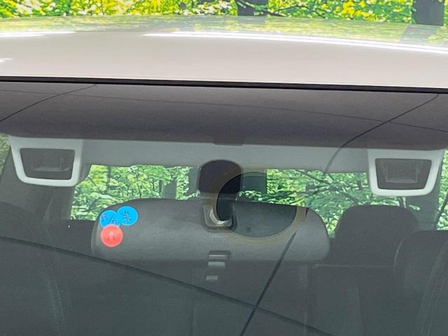 エクシーガ 2.5iアイサイト アルカンターラセレクション 4WD 7人乗り カロッツェリア製SDナビ バックカメラ 衝突被害軽減システム レーダークルーズ 禁煙車 スマートキー HIDヘッド ETC オートライト デュアルエアコン 純正17インチアルミ(3枚目)