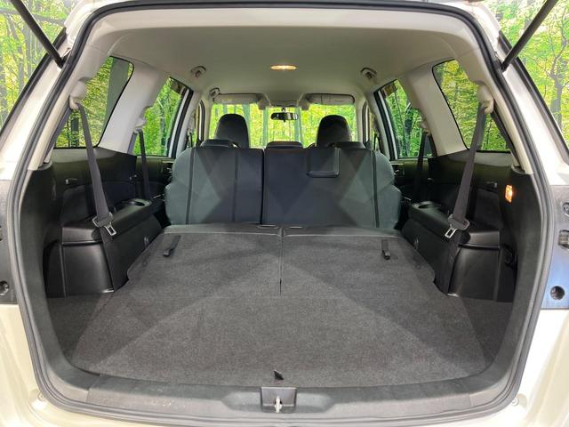 エクシーガ 2.5iアイサイト アルカンターラセレクション 4WD 7人乗り カロッツェリア製SDナビ バックカメラ 衝突被害軽減システム レーダークルーズ 禁煙車 スマートキー HIDヘッド ETC オートライト デュアルエアコン 純正17インチアルミ(12枚目)