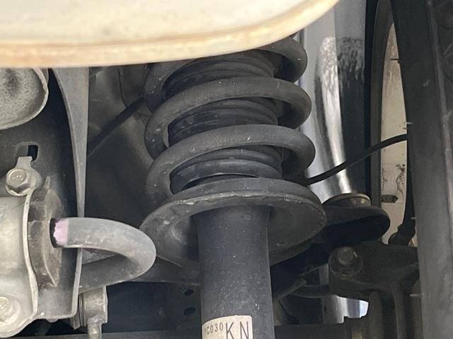 エクシーガ 2.5iアイサイト アルカンターラセレクション 4WD 7人乗り カロッツェリア製SDナビ バックカメラ 衝突被害軽減システム レーダークルーズ 禁煙車 スマートキー HIDヘッド ETC オートライト デュアルエアコン 純正17インチアルミ(25枚目)