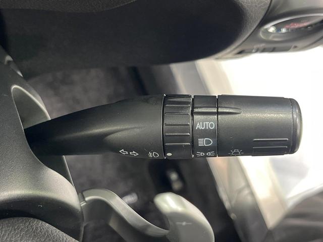 エクシーガ 2.5iアイサイト アルカンターラセレクション 4WD 7人乗り カロッツェリア製SDナビ バックカメラ 衝突被害軽減システム レーダークルーズ 禁煙車 スマートキー HIDヘッド ETC オートライト デュアルエアコン 純正17インチアルミ(30枚目)