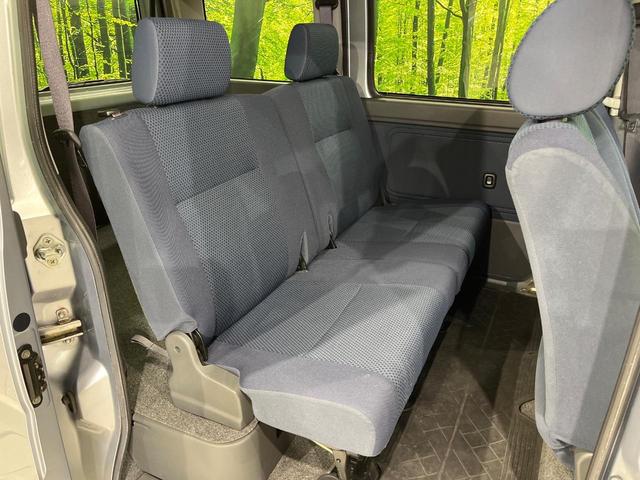 ハイゼットカーゴ クルーズ 4WD 5MT車 禁煙車 CD再生 エアコン 電動格納ミラー プライバシーガラス 盗難防止装置 ドアバイザー 両側スライドドア パワーステアリング ABS 衝突安全ボディ(8枚目)