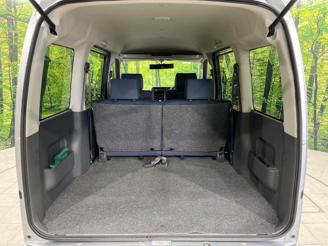 ハイゼットカーゴ クルーズ 4WD 5MT車 禁煙車 CD再生 エアコン 電動格納ミラー プライバシーガラス 盗難防止装置 ドアバイザー 両側スライドドア パワーステアリング ABS 衝突安全ボディ(9枚目)