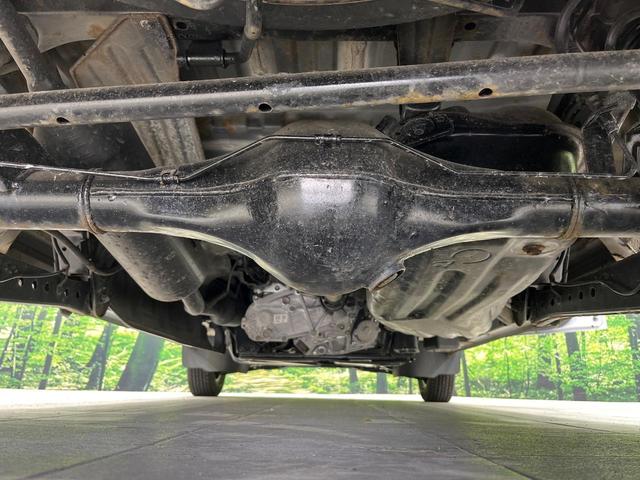 ハイゼットカーゴ クルーズ 4WD 5MT車 禁煙車 CD再生 エアコン 電動格納ミラー プライバシーガラス 盗難防止装置 ドアバイザー 両側スライドドア パワーステアリング ABS 衝突安全ボディ(18枚目)