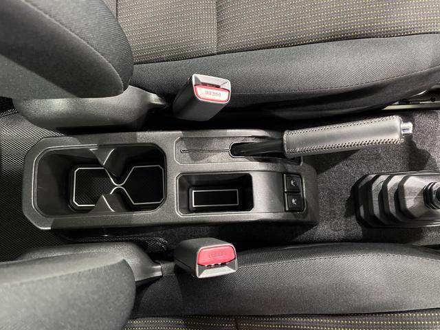ジムニー XC 5MT SDナビ バックカメラ セーフティサポート 禁煙車 ドラレコ スマートキー LEDヘッド ETC クルコン オートハイビーム デジタルインナーミラー 車線逸脱警報 オートライト オートエアコン(26枚目)