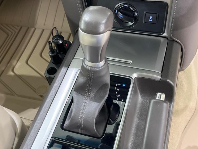ランドクルーザープラド ＴＸ　Ｌパッケージ　４ＷＤ　サンルーフ　純正９型ＳＤナビ　バックカメラ　セーフティセンス　レーダークルーズ　禁煙車　レザーシート　前席シートエアコン　ドラレコ　コーナーセンサー　スマートキー　ＬＥＤヘッド　ＥＴＣ２．０（42枚目）