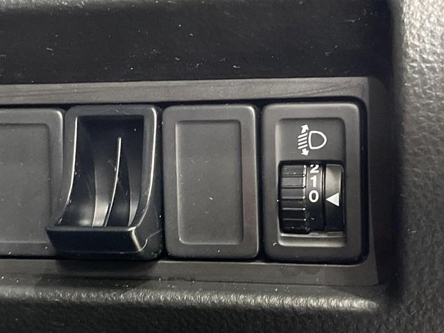 スイフト XG 禁煙車 SDナビ Bluetooth接続 ETC スマートキー&プッシュスタート オートエアコン 14インチアルミホイール ドアバイザー プライバシーガラス(36枚目)