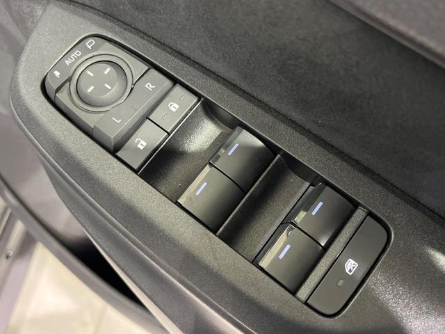 ヤリスクロス X バックカメラ 寒冷地仕様 トヨタセーフティセンス レーダークルーズ ディスプレイオーディオ 禁煙車 コーナーセンサー スマートキー オートハイビーム 車線逸脱警報 オートライト Bluetooth(51枚目)