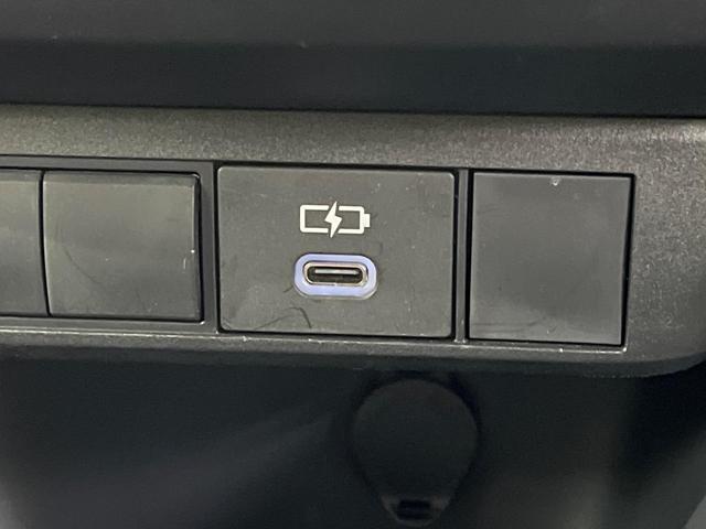 ヤリス X 4WD SDナビ バックカメラ 寒冷地仕様 セーフティーセンス レーダークルーズ 禁煙車 コーナーセンサー スマートキー ETC 車線逸脱警報 オートライト Bluetooth CD DVD再生(36枚目)