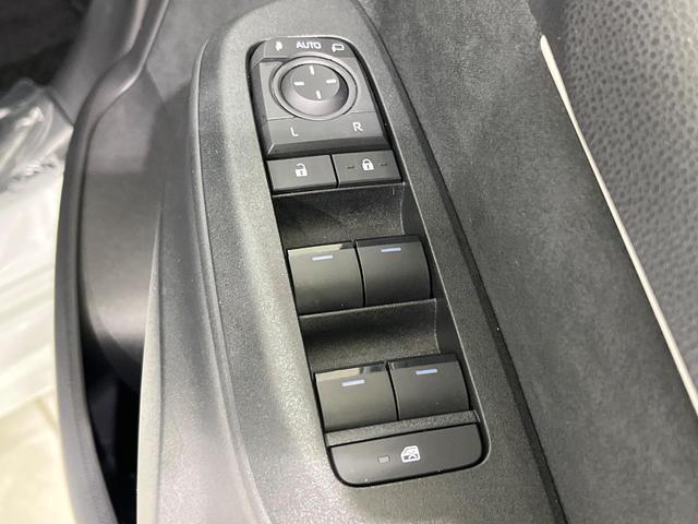 ヤリス X 4WD SDナビ バックカメラ 寒冷地仕様 セーフティーセンス レーダークルーズ 禁煙車 コーナーセンサー スマートキー ETC 車線逸脱警報 オートライト Bluetooth CD DVD再生(46枚目)