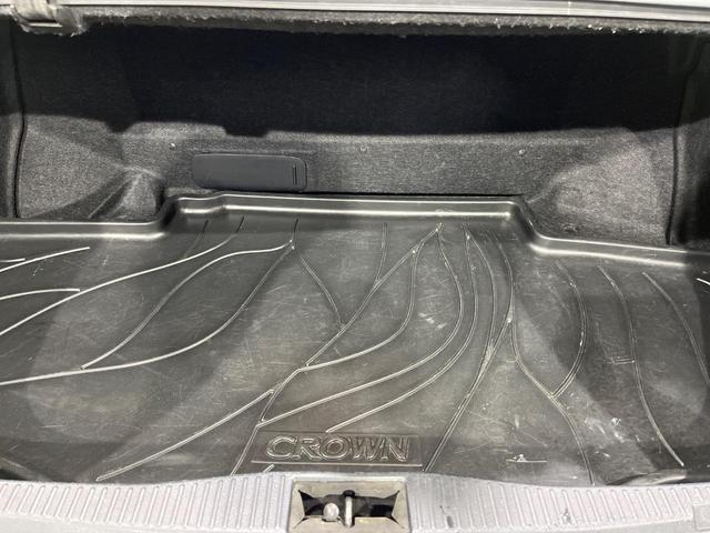 クラウンハイブリッド ロイヤルサルーン Four 4WD 純正8型ナビ バックカメラ 禁煙車 ドラレコ スマートキー LEDヘッド クルコン オートライト デュアルエアコン 純正16インチアルミ Bluetooth CD DVD再生 フルセグ(11枚目)