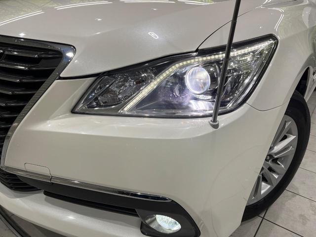 クラウンハイブリッド ロイヤルサルーン Four 4WD 純正8型ナビ バックカメラ 禁煙車 ドラレコ スマートキー LEDヘッド クルコン オートライト デュアルエアコン 純正16インチアルミ Bluetooth CD DVD再生 フルセグ(13枚目)