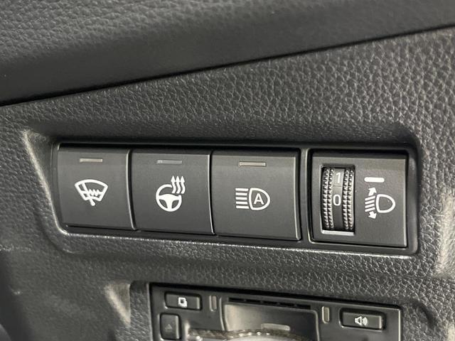 カローラクロス ハイブリッド　Ｇ　８インチディスプレイオーディオ　バックカメラ　寒冷地仕様　禁煙車　衝突軽減装置　レーダークルーズ　スマートキー　ＥＴＣ　オートライト　オートエアコン　ＬＥＤヘッド　オートマチックハイビーム（5枚目）