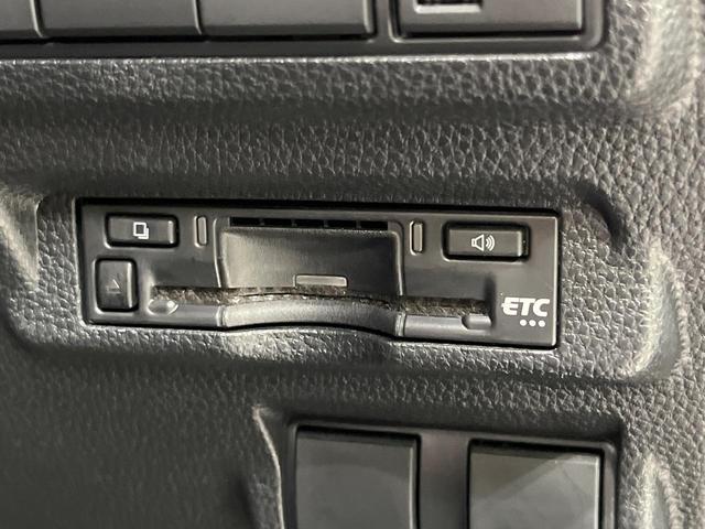 カローラクロス ハイブリッド　Ｇ　８インチディスプレイオーディオ　バックカメラ　寒冷地仕様　禁煙車　衝突軽減装置　レーダークルーズ　スマートキー　ＥＴＣ　オートライト　オートエアコン　ＬＥＤヘッド　オートマチックハイビーム（8枚目）