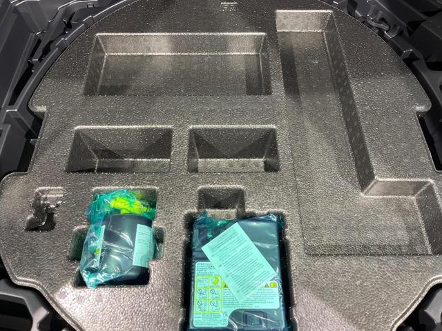 カローラクロス ハイブリッド　Ｇ　８インチディスプレイオーディオ　バックカメラ　寒冷地仕様　禁煙車　衝突軽減装置　レーダークルーズ　スマートキー　ＥＴＣ　オートライト　オートエアコン　ＬＥＤヘッド　オートマチックハイビーム（49枚目）