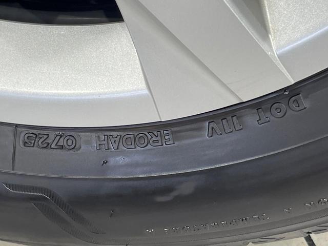 カローラクロス ハイブリッド　Ｇ　８インチディスプレイオーディオ　バックカメラ　寒冷地仕様　禁煙車　衝突軽減装置　レーダークルーズ　スマートキー　ＥＴＣ　オートライト　オートエアコン　ＬＥＤヘッド　オートマチックハイビーム（63枚目）