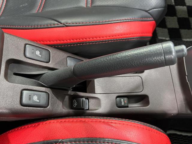 コペン セロ　ＳＤナビ　バックカメラ　禁煙車　シートヒーター　スマートキー　ＨＩＤヘッド　ＥＴＣ　オートエアコン　盗難防止システム　純正１６インチＡＷ　フルセグ　ＣＤ／ＤＶＤ再生　Ｂｌｕｅｔｏｏｔｈ再生（6枚目）