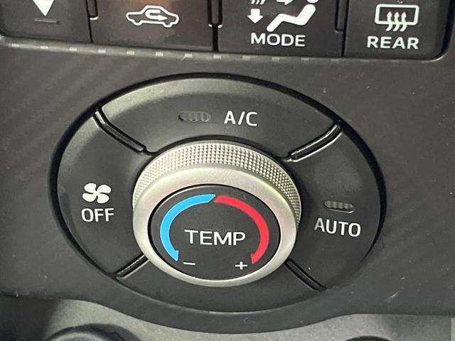 コペン セロ　ＳＤナビ　バックカメラ　禁煙車　シートヒーター　スマートキー　ＨＩＤヘッド　ＥＴＣ　オートエアコン　盗難防止システム　純正１６インチＡＷ　フルセグ　ＣＤ／ＤＶＤ再生　Ｂｌｕｅｔｏｏｔｈ再生（8枚目）