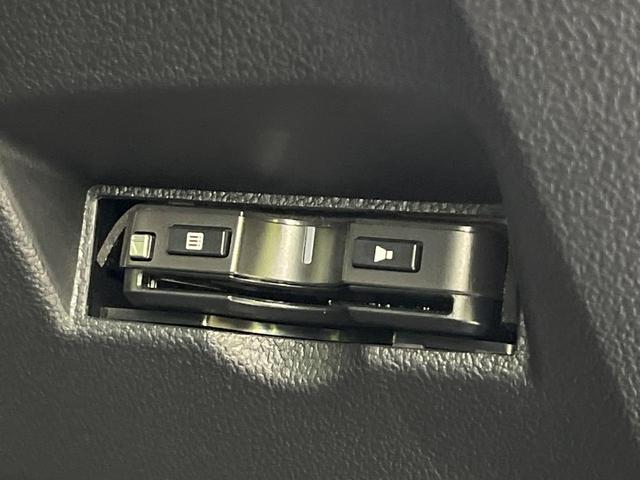 プリウス Ａツーリングセレクション　純正ＳＤナビ　バックカメラ　禁煙車　衝突軽減装置　レーダークルーズ　オートエアコン　オートライト　オートマチックハイビーム　ＬＥＤヘッド　パワーシート　シートヒーター　ＥＴＣ　クリアランスソナー（7枚目）